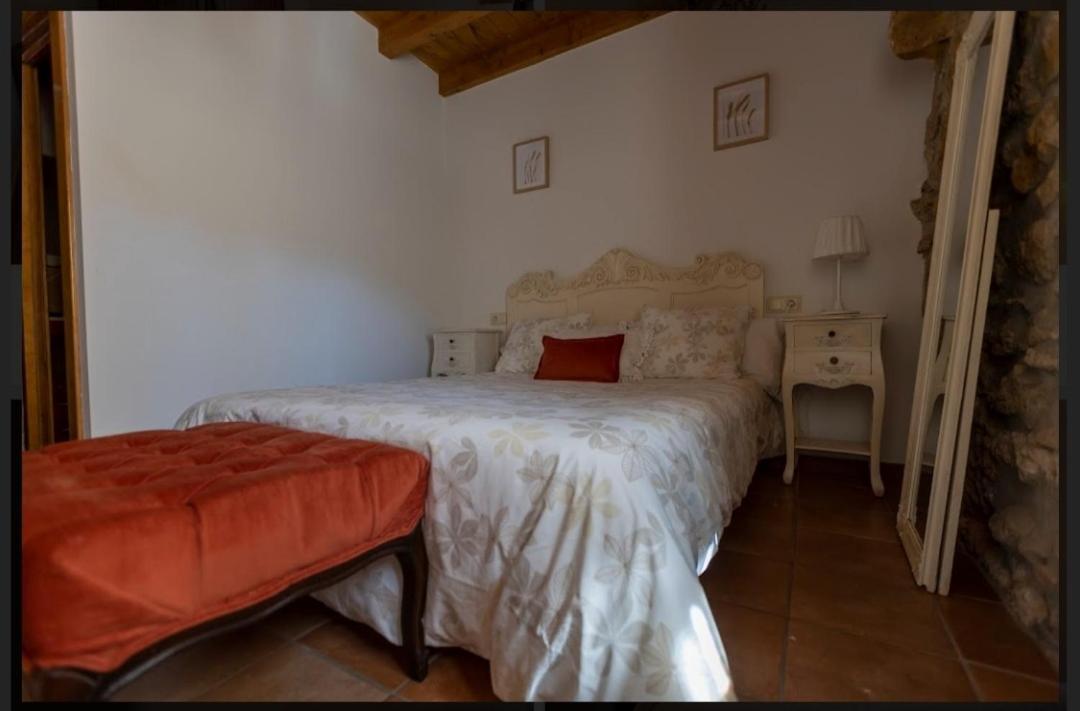 Hotel Rural En Las Cascadas De Tobera Exterior photo