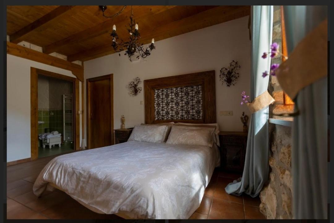 Hotel Rural En Las Cascadas De Tobera Exterior photo